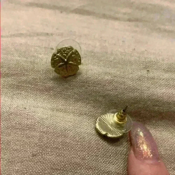 Seashell Earring Studs - Picture 3 of 3